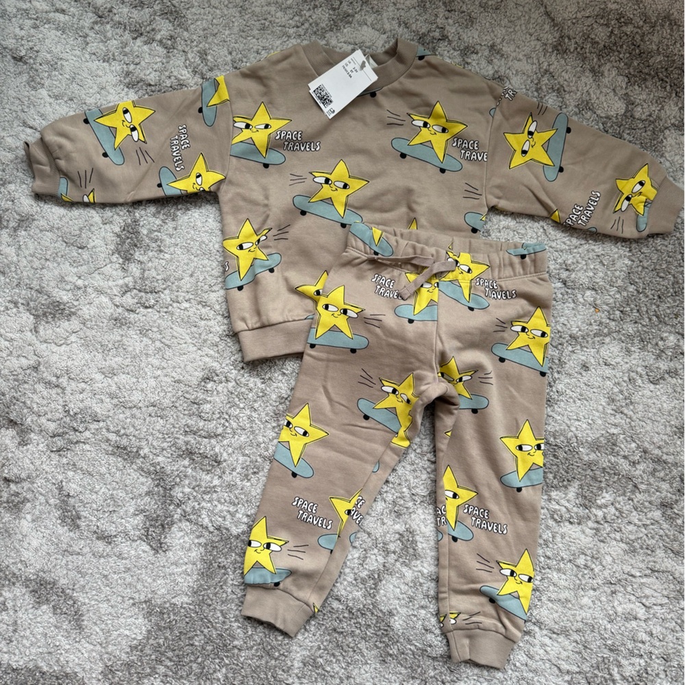 NWT space travels sweatsuit - brand new - 🪐🚀space travels print - sizes 6
